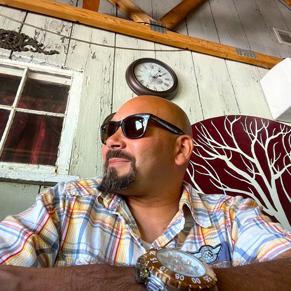 Meet your Posher, Jorge - Picture 1 of 1